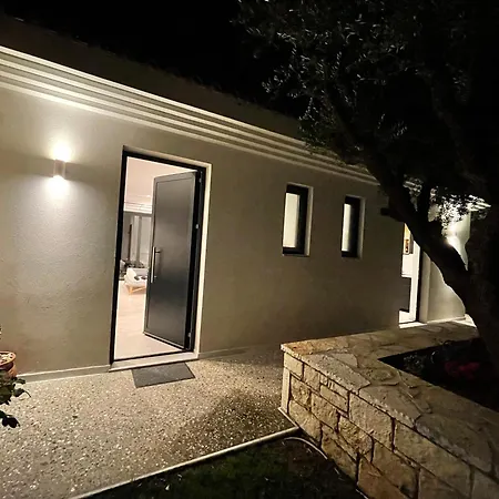 Polyxeni Апартаменты *