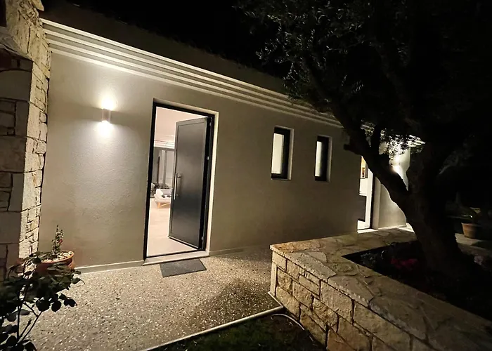 Polyxeni Apartament *
